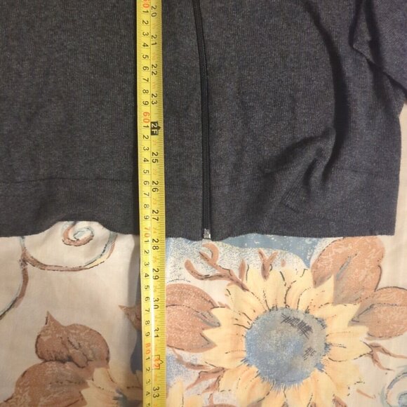 UNN SALTO IN AVANTI VR Collezioni Size M "P" Size, Black Thin Sweater Jacket - Picture 3 of 6